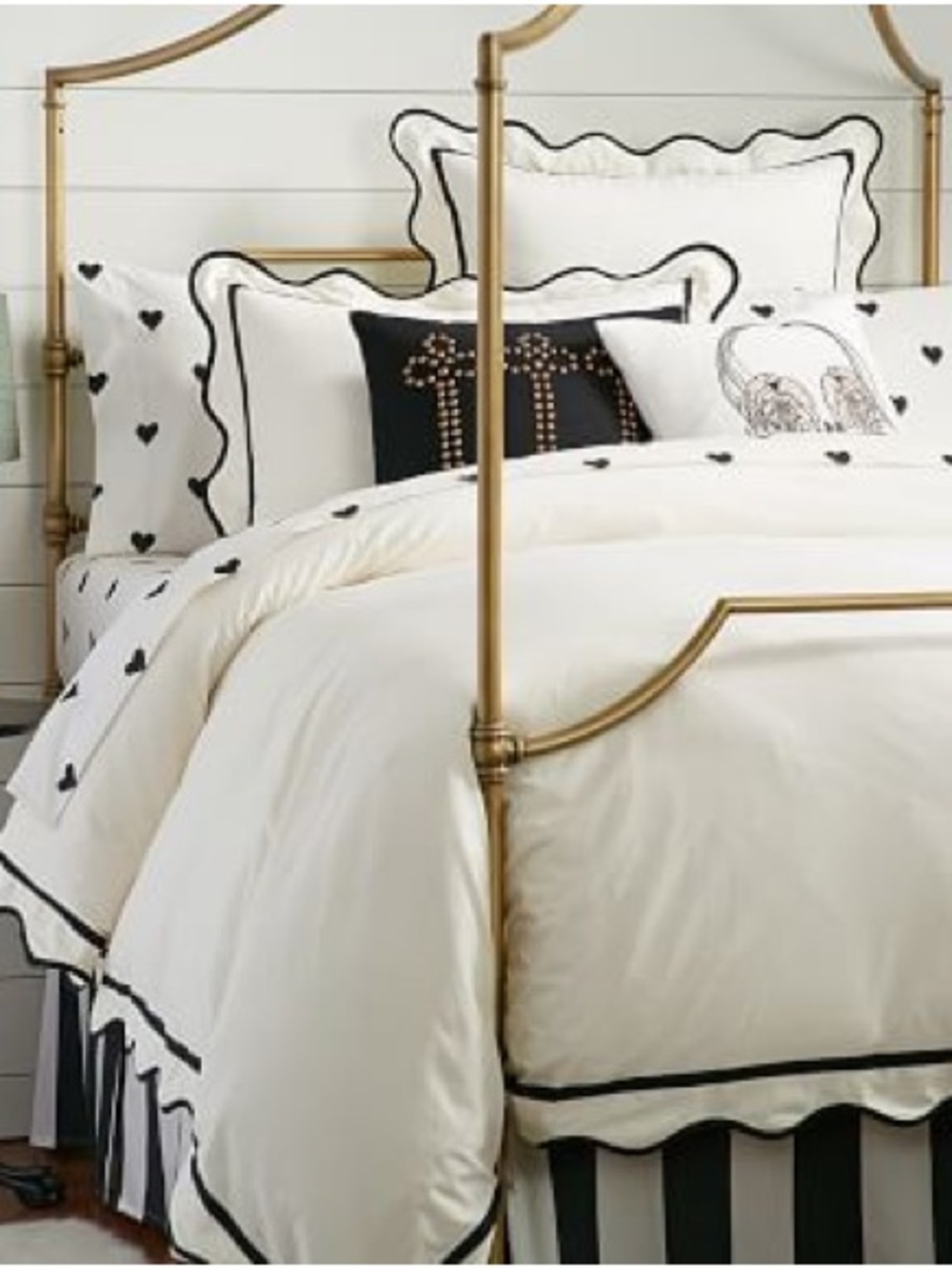 Pottery Barn Teen Cream and Black Scalloped Heart Comforter Set
